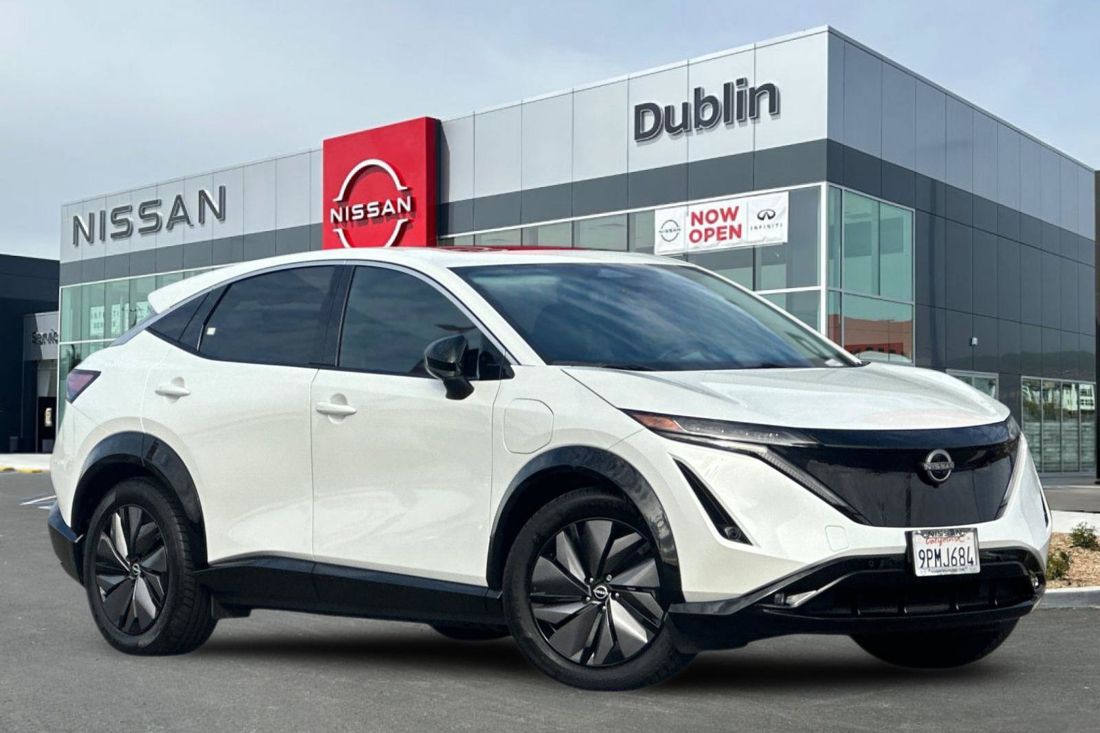Used 2024 Nissan Ariya FWD image 2