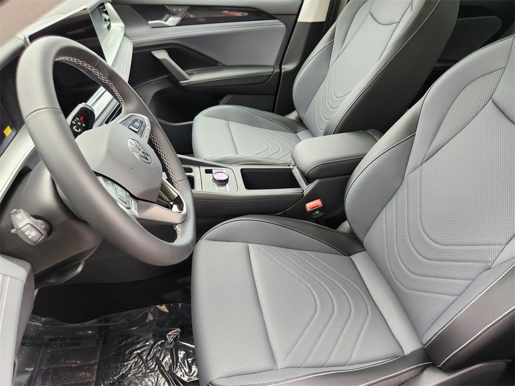 New 2025 Volkswagen Tiguan SE image 5