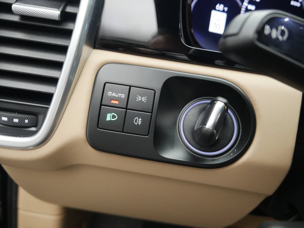 Certified 2023 Porsche Cayenne Turbo AWD/4WD image 39