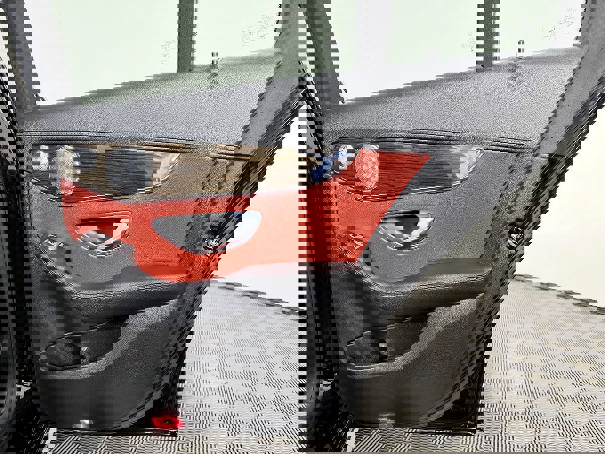 Used 2015 Mercedes-Benz C 400 4MATIC image 38