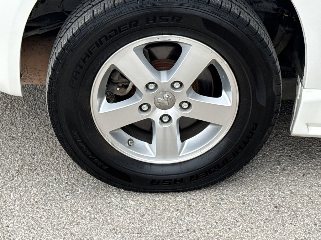 Used 2008 Dodge Grand Caravan SXT w/ Family Value Group image 9