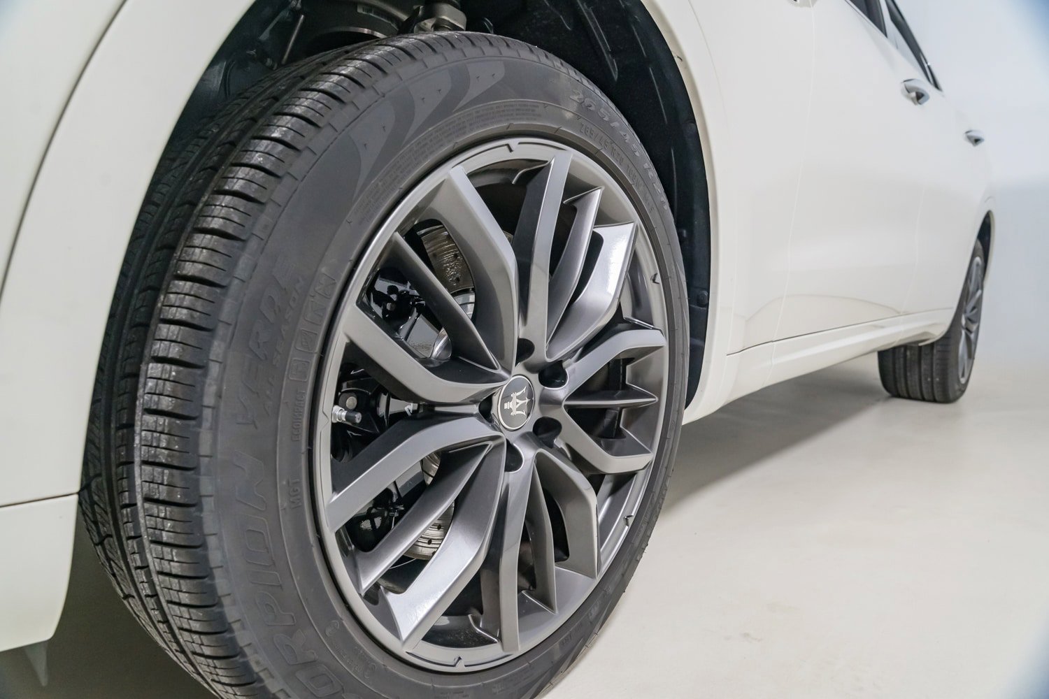 Used 2024 Maserati Levante GT Ultima AWD/4WD image 37