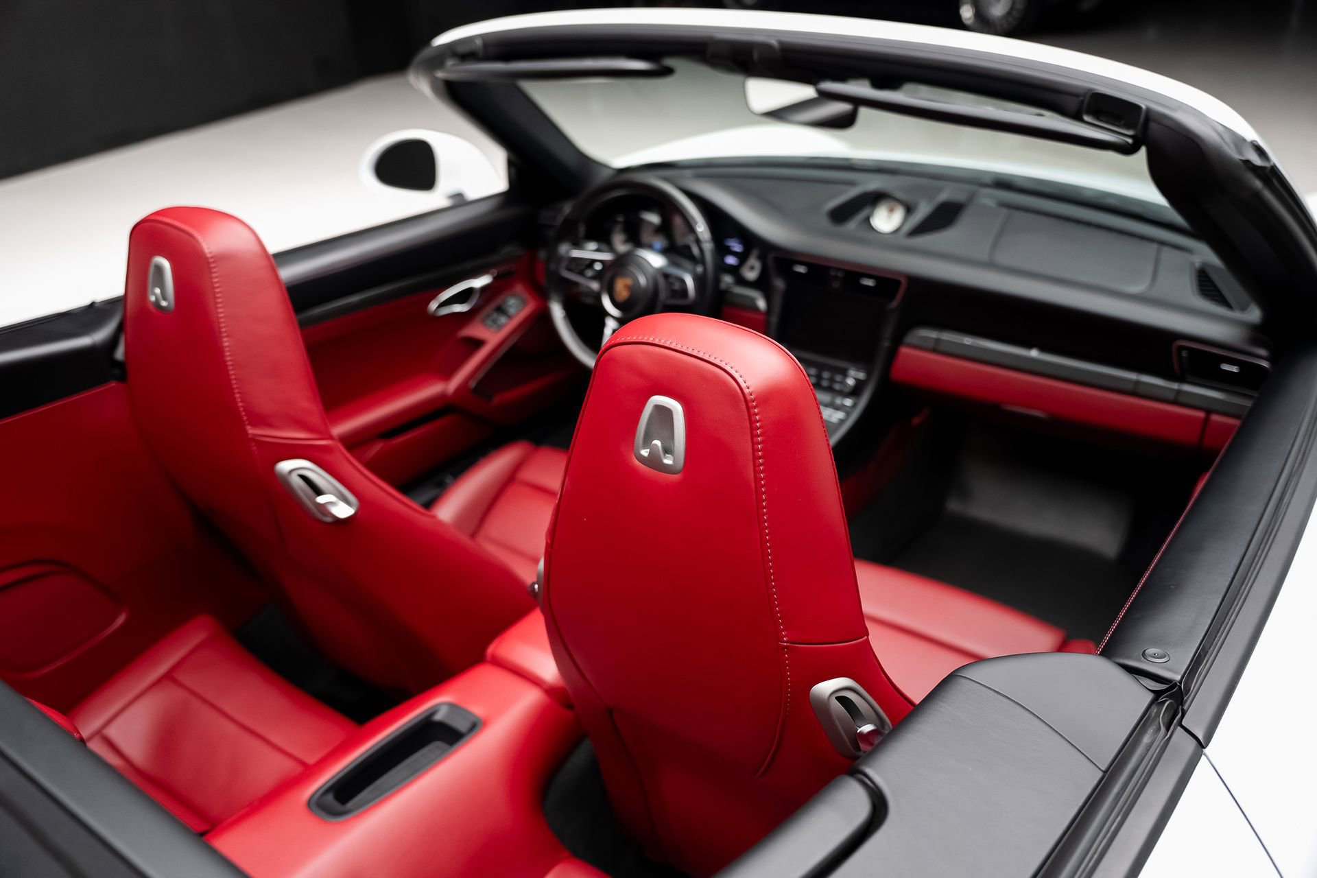 Used 2019 Porsche 911 Turbo image 76