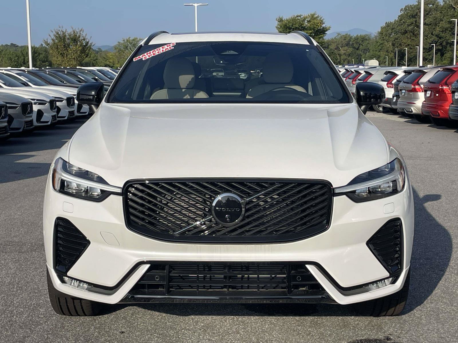 New 2026 Volvo XC60 B5 Plus w/ Protection Package Premier AWD/4WD image 24