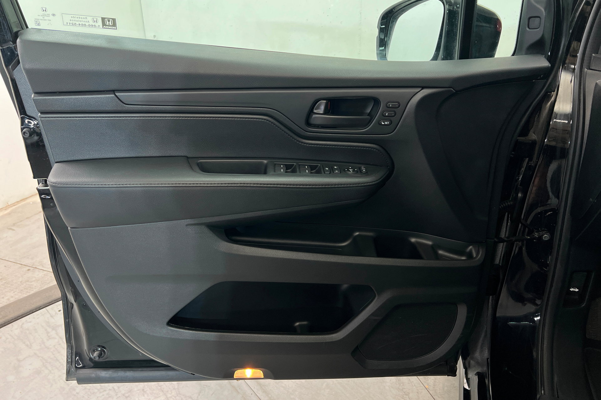 Used 2025 Honda Odyssey Sport-L image 15