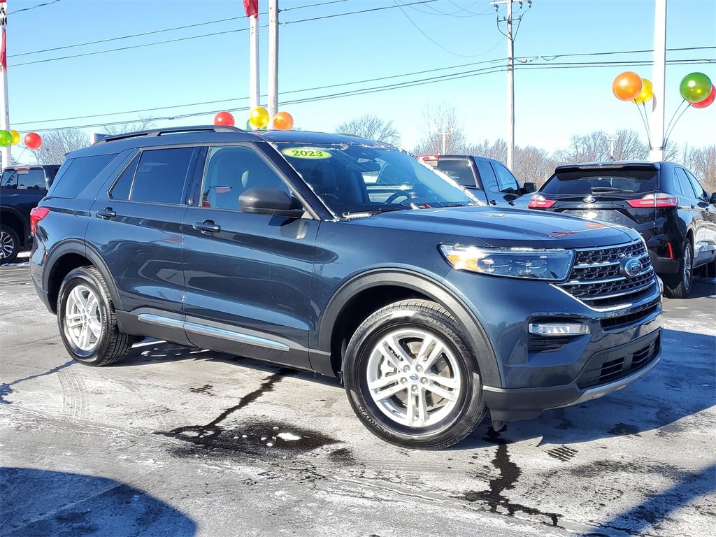 Used 2023 Ford Explorer XLT w/ Equipment Group 202A image 2