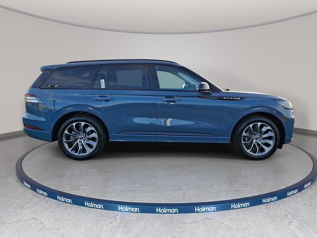 New 2026 Lincoln Aviator AWD w/ Jet Appearance Package image 4