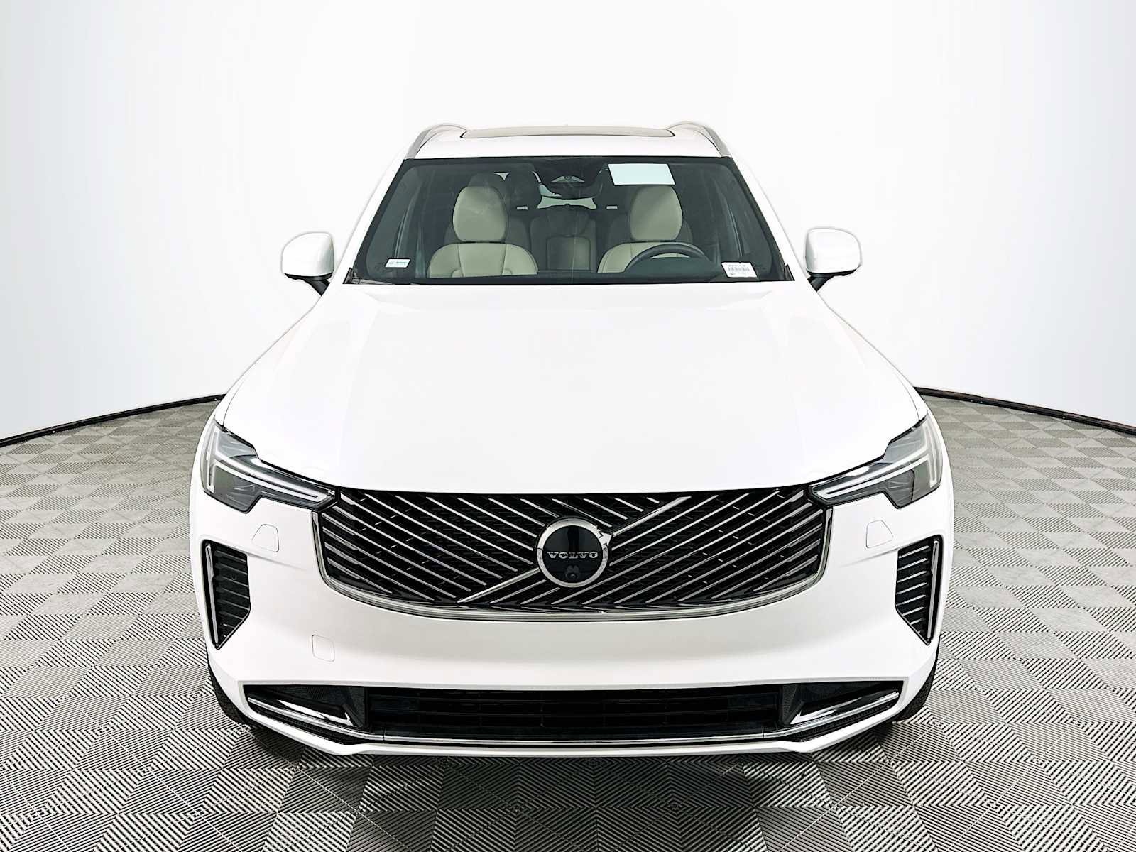 New 2026 Volvo XC90 B5 Plus image 2