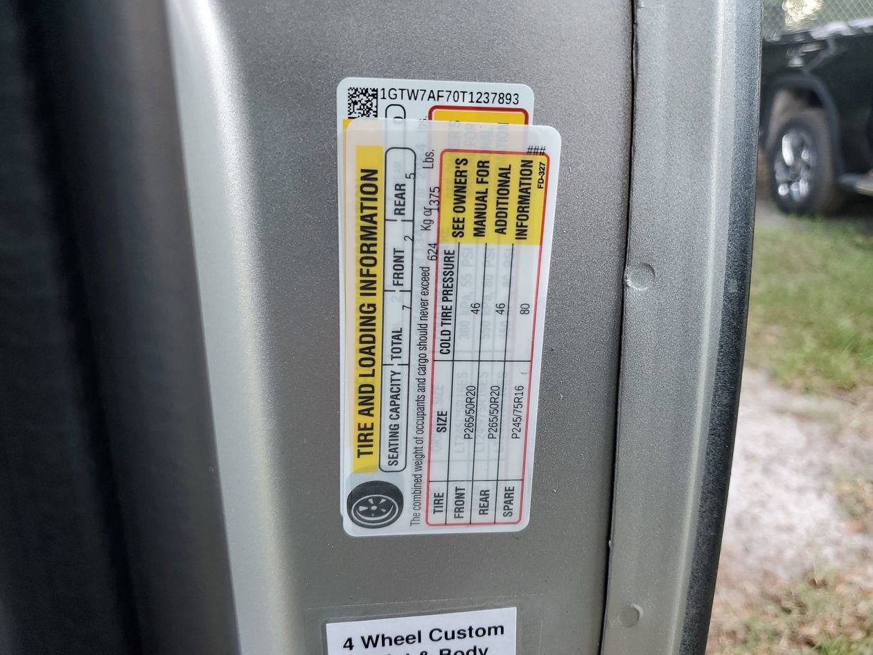 New 2026 GMC Savana 2500 w/ Driver Convenience Package RWD image 32