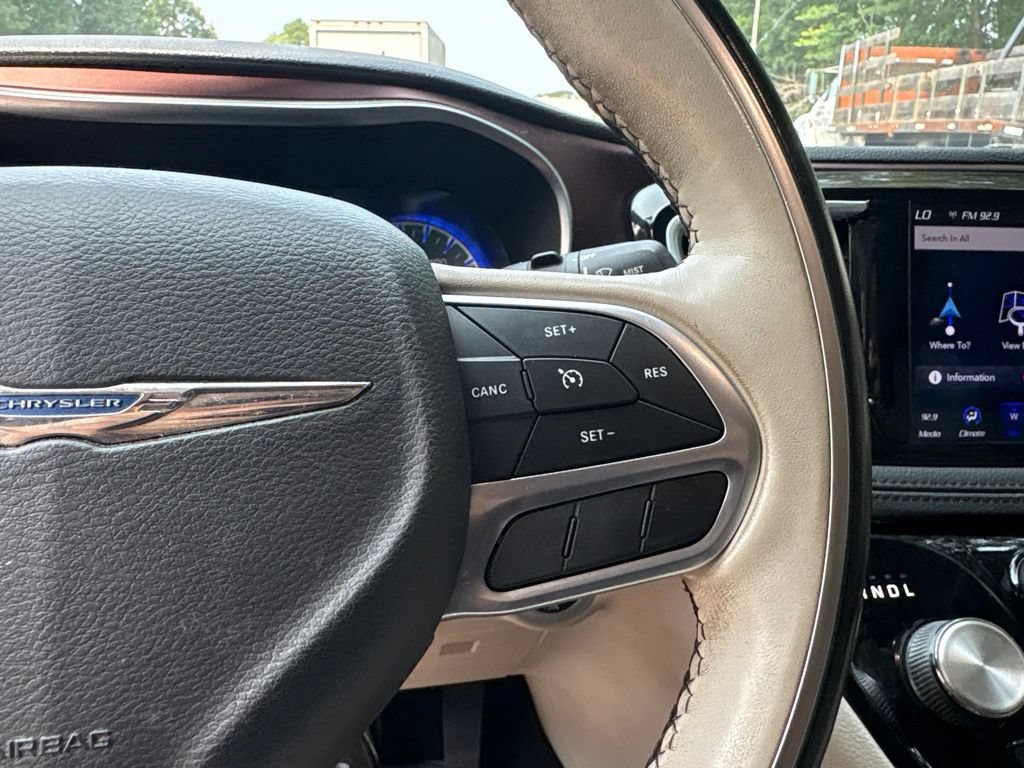 Used 2020 Chrysler Pacifica Limited FWD image 23