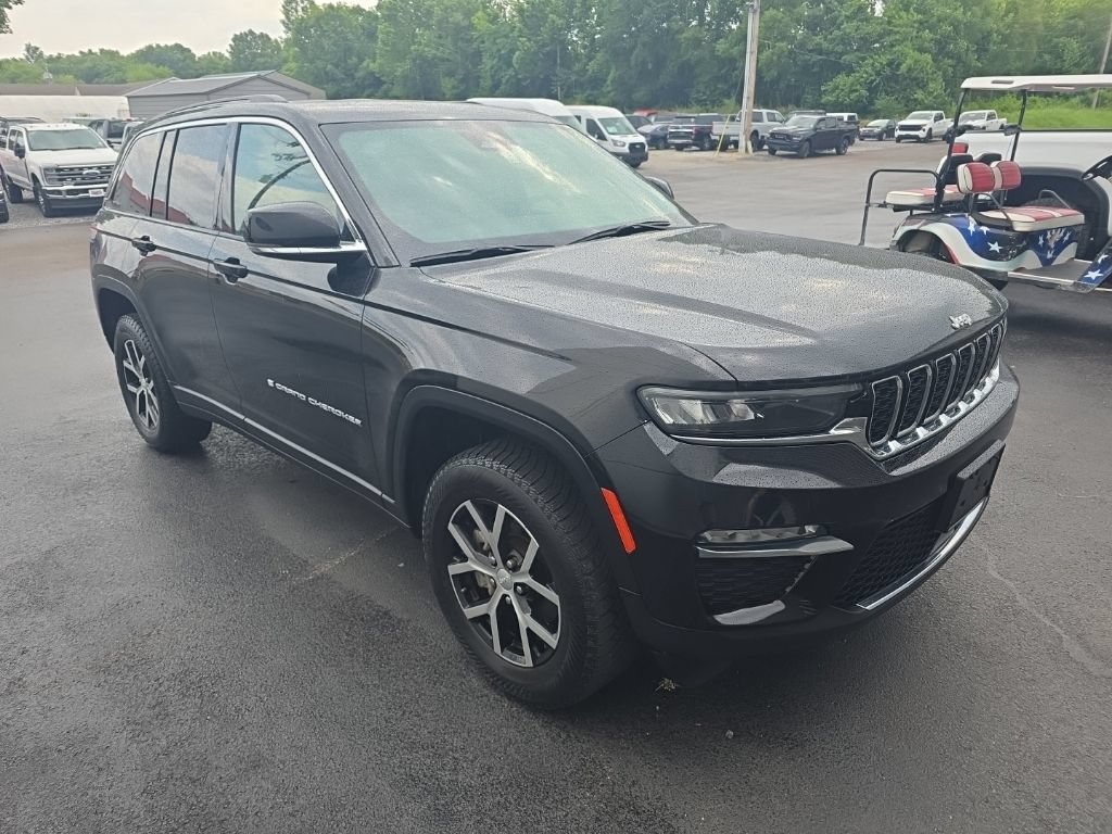 Used 2024 Jeep Grand Cherokee Limited AWD/4WD image 4