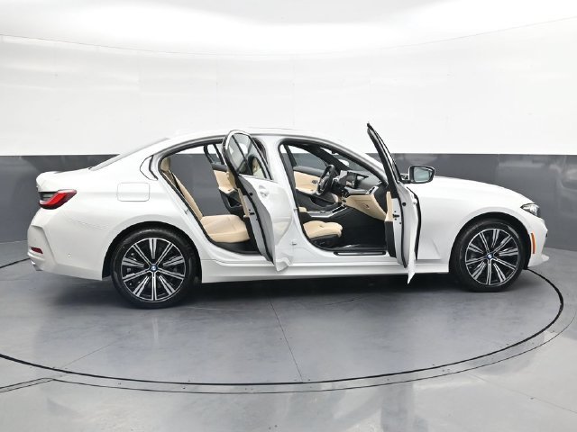 New 2026 BMW 330i xDrive Sedan w/ Premium Package AWD/4WD image 37