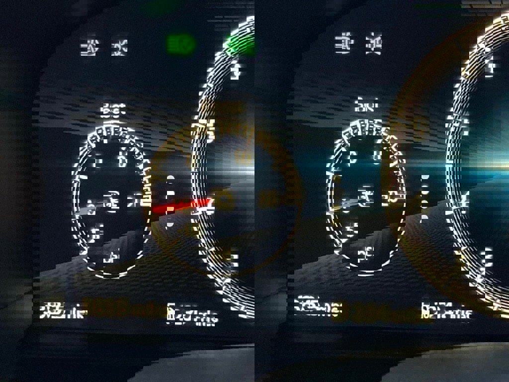 Used 2025 Nissan Z Sport w/ Floor Mat Package image 17