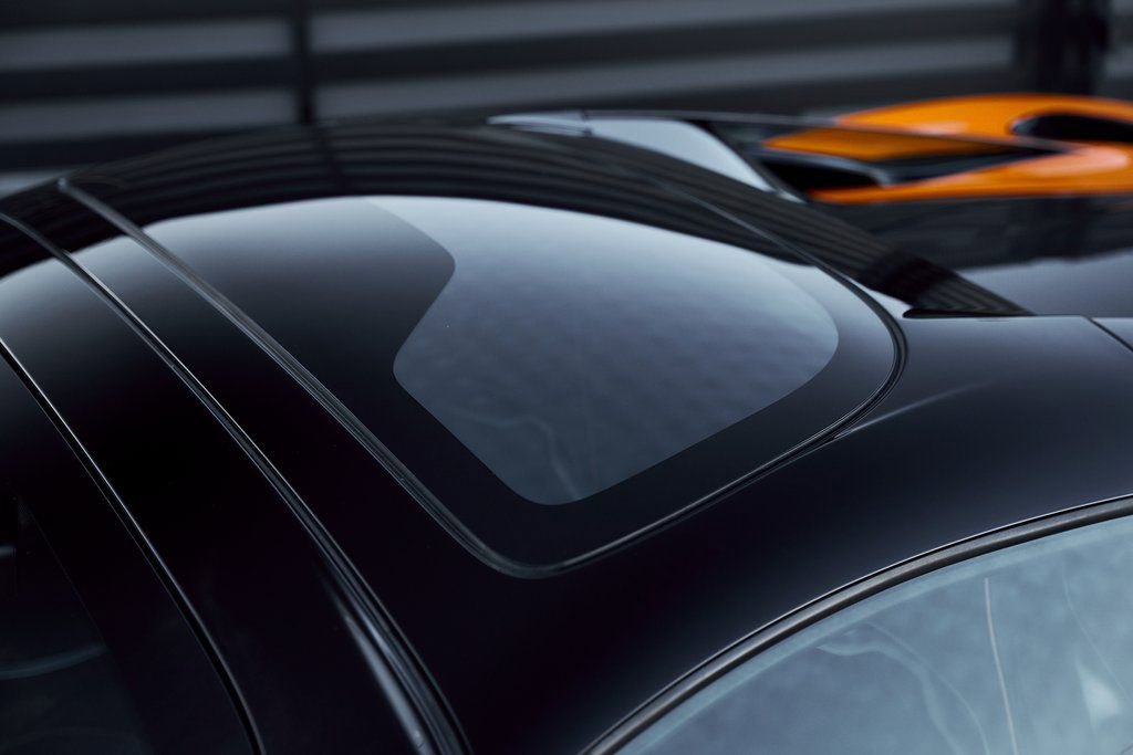 Used 2025 McLaren Artura Spider image 12