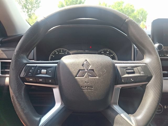 Used 2022 Mitsubishi Outlander ES AWD/4WD image 18