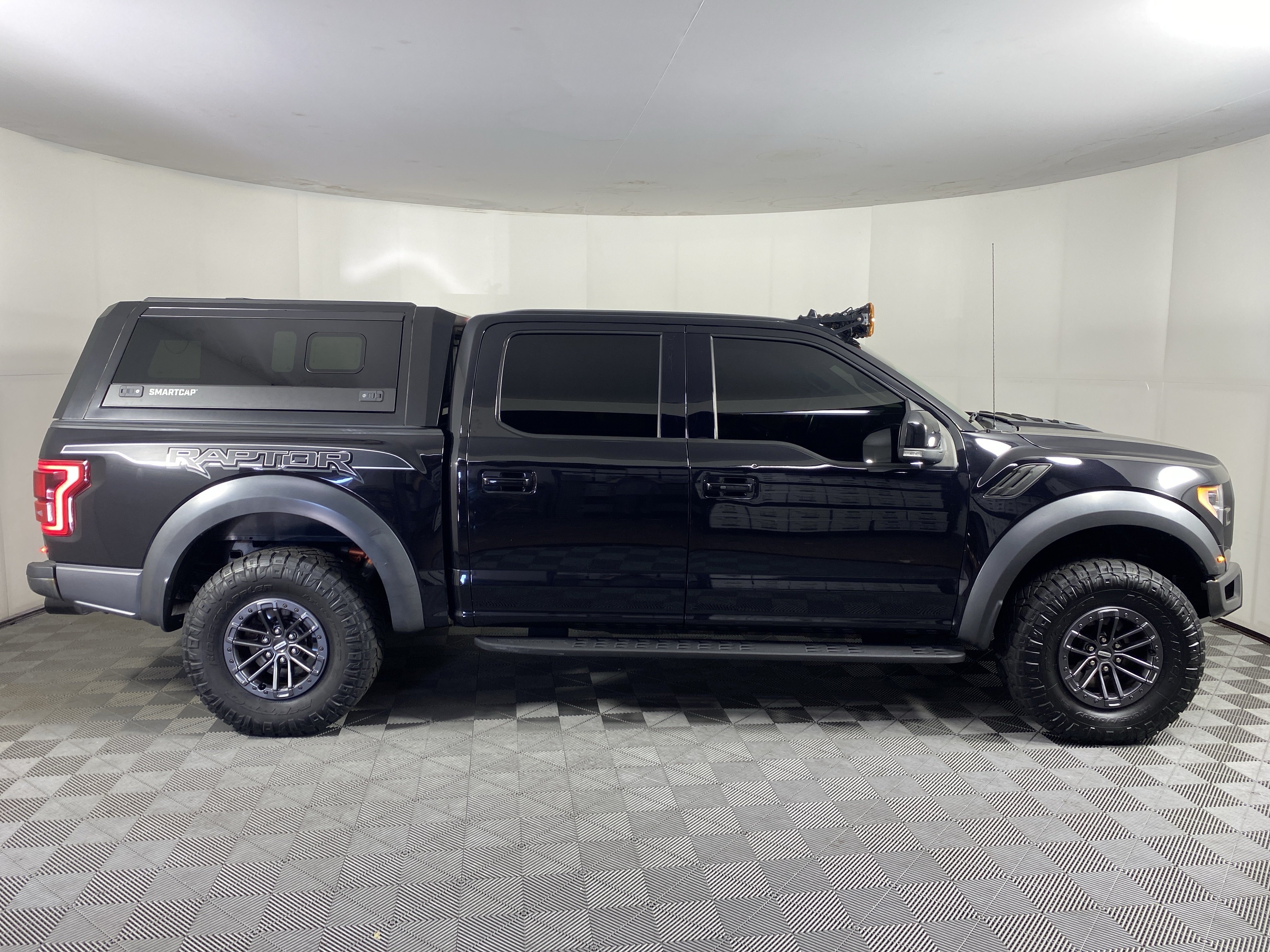 Used 2019 Ford F150 Raptor w/ Equipment Group 802A Luxury AWD/4WD image 7