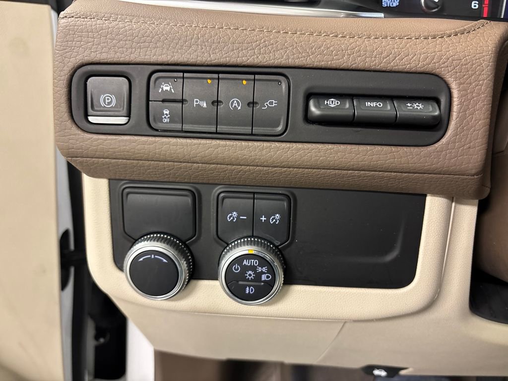 Used 2021 GMC Yukon Denali w/ Denali Premium Package image 35