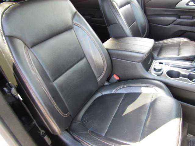 Used 2020 Chevrolet Traverse LT w/ Driver Confidence II Package AWD/4WD image 11