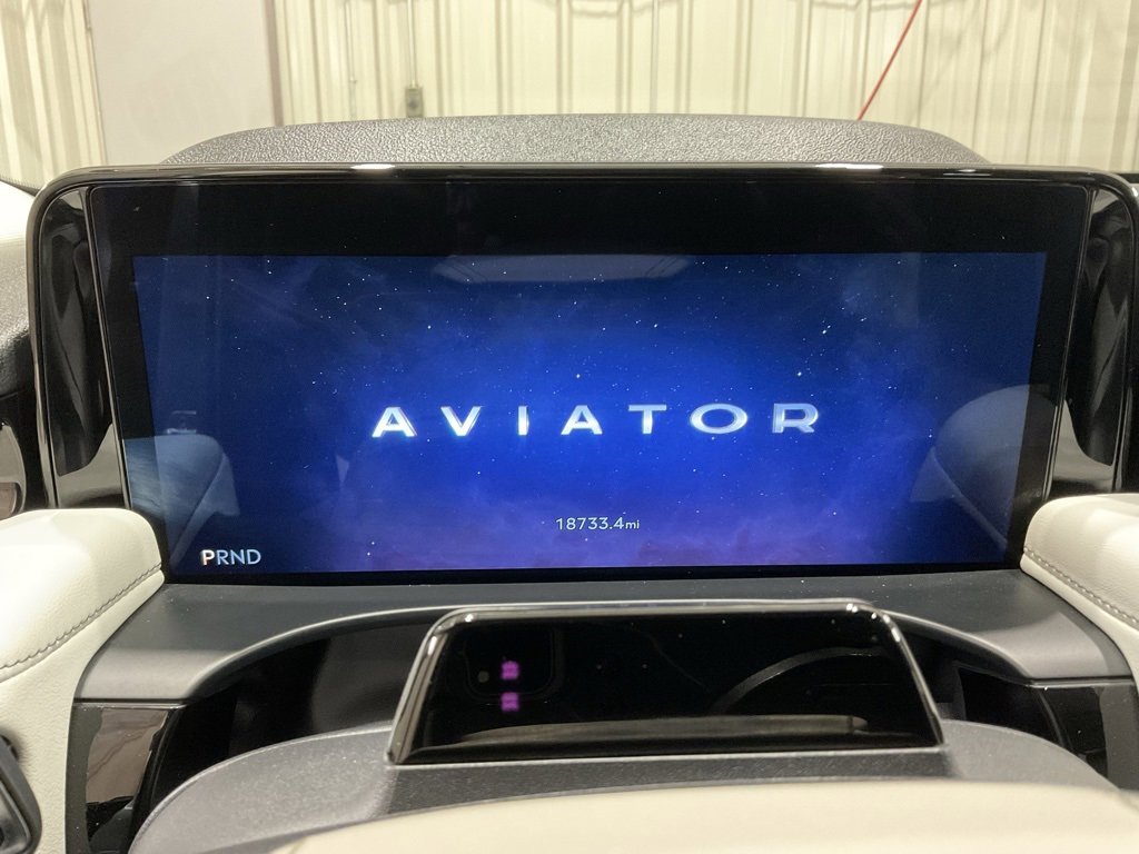 Used 2025 Lincoln Aviator Premiere w/ Jet Appearance Package image 17