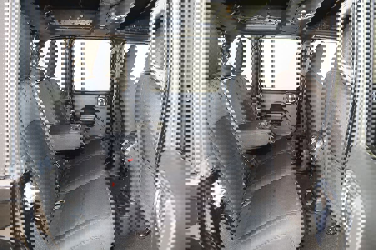 Used 2023 Jeep Wrangler Unlimited w/ Cold Weather Group image 13