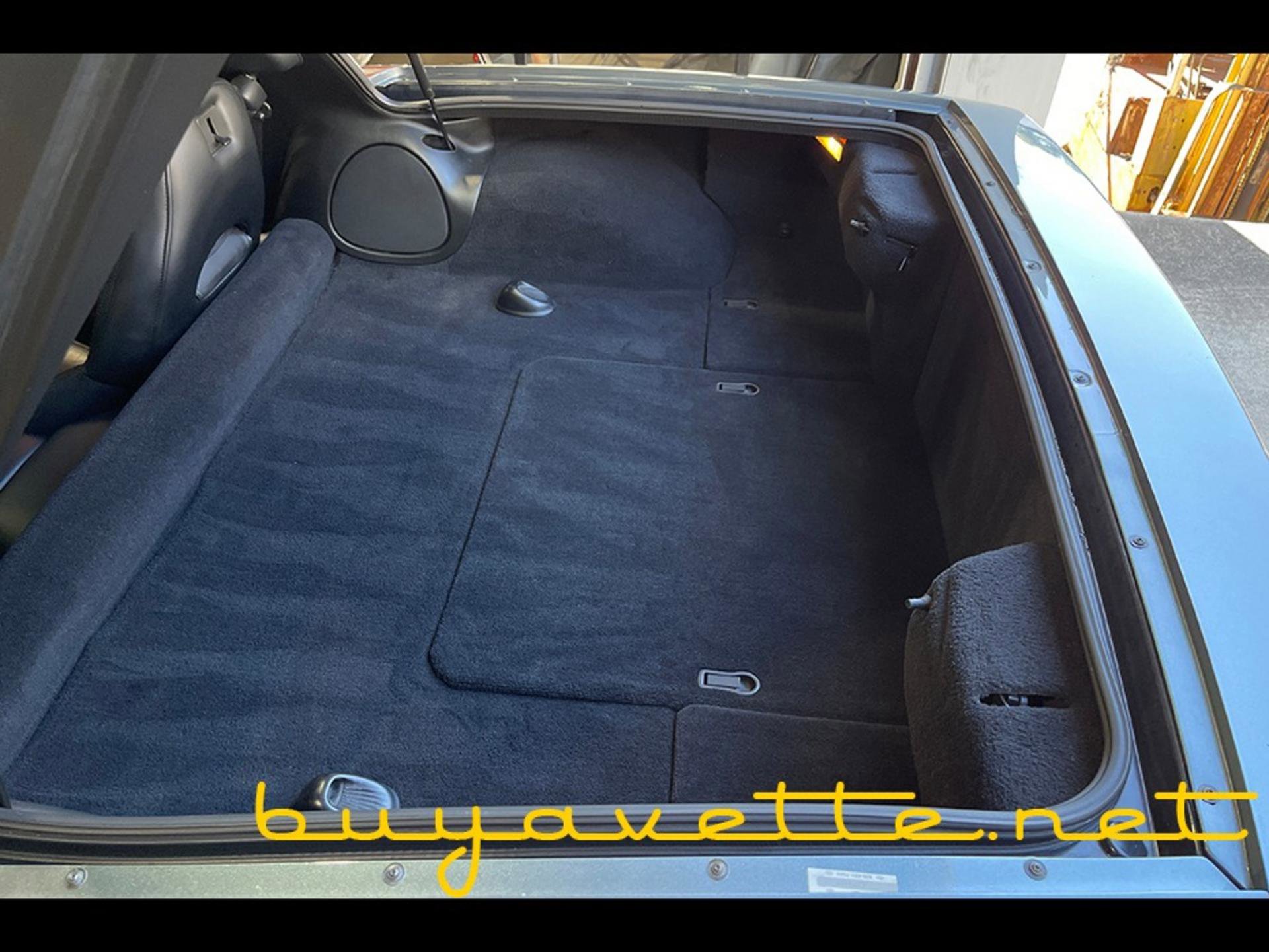 Used 2004 Chevrolet Corvette Coupe w/ Roof Package image 21