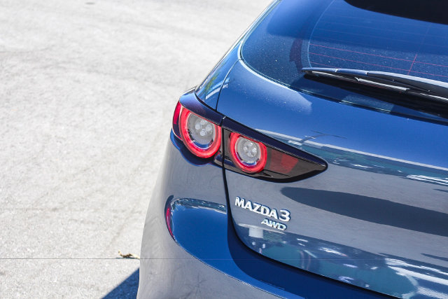 Used 2021 MAZDA MAZDA3 Hatchback w/Premium Plus Pkg AWD/4WD image 8