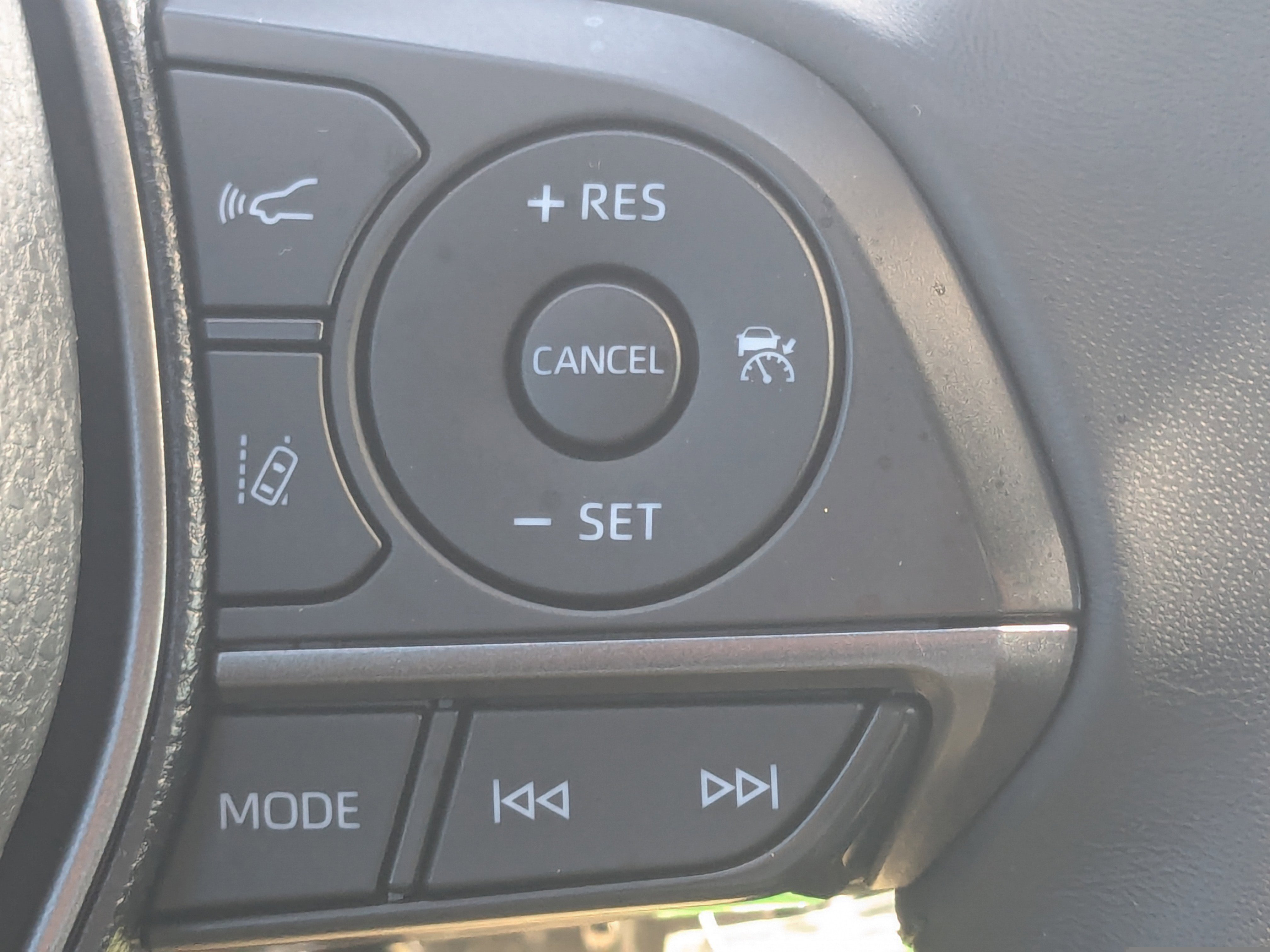 Used 2024 Toyota Camry SE FWD image 29