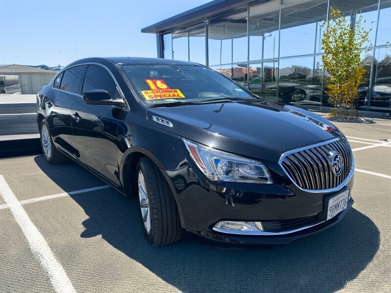 Used 2016 Buick LaCrosse image 2