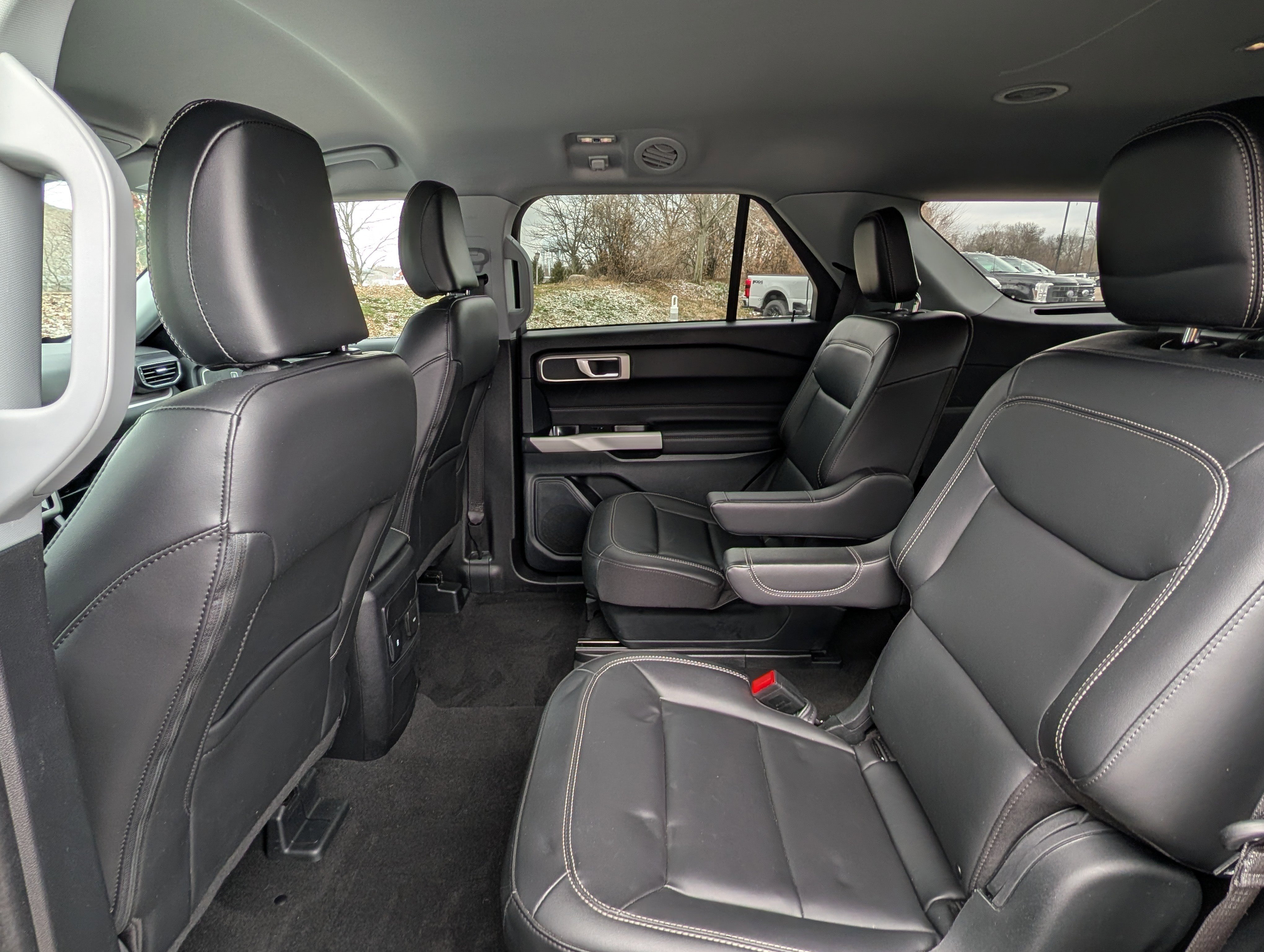 Used 2023 Ford Explorer XLT w/ Equipment Group 202A image 28