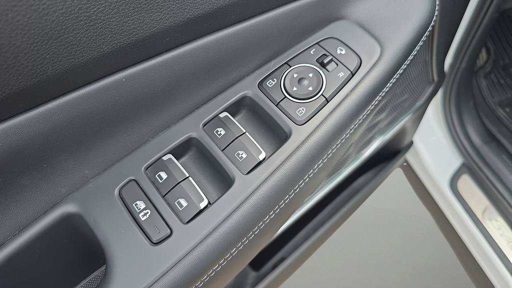 Certified 2023 Hyundai Santa Fe Limited AWD/4WD image 17
