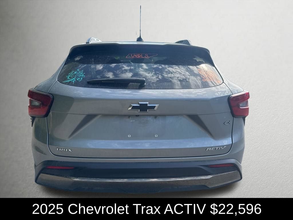 Used 2025 Chevrolet Trax ACTIV w/ Sunroof Package FWD image 4