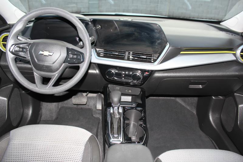 Used 2025 Chevrolet Trax LT image 17