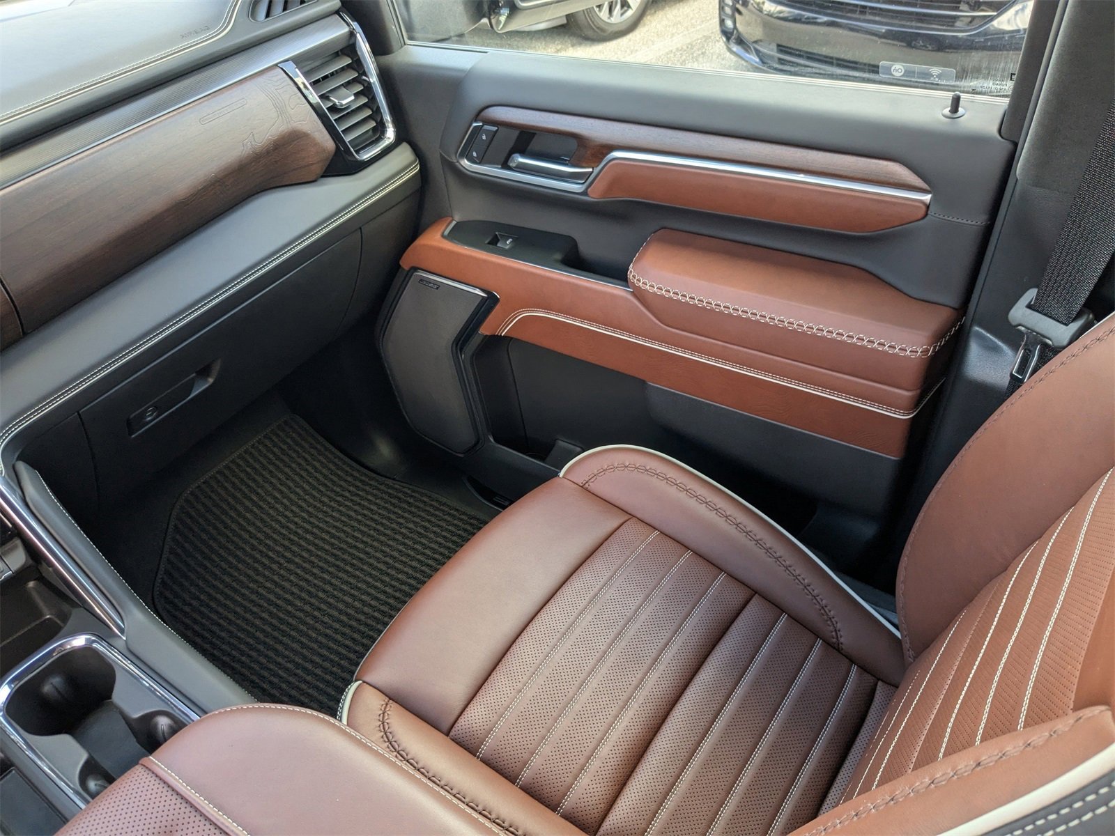 Used 2024 GMC Sierra 3500 Denali Ultimate image 20