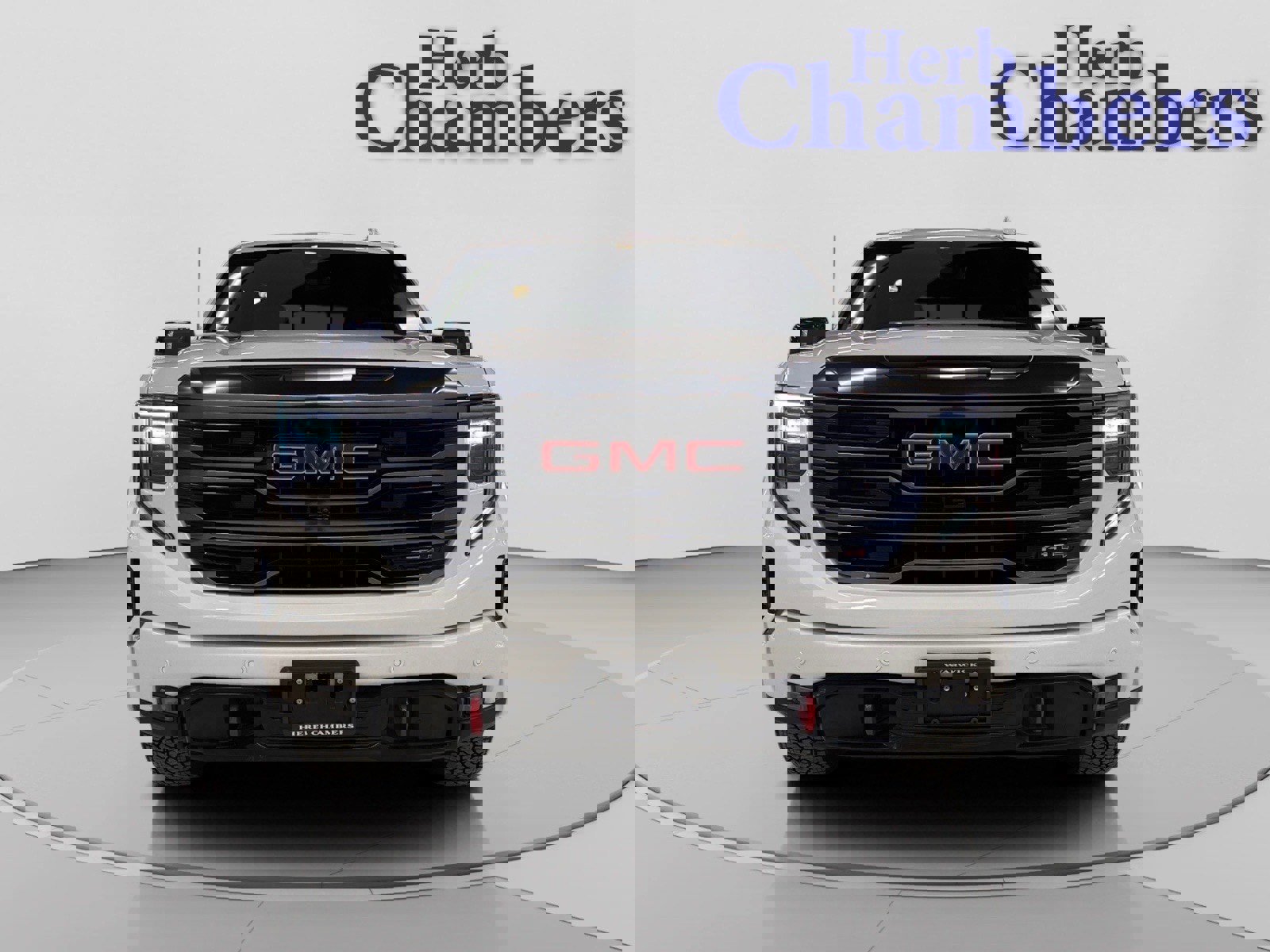 Used 2024 GMC Sierra 1500 AT4 w/ Technology Package image 4