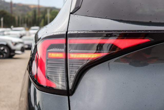 New 2027 Kia Sportage LX FWD image 17