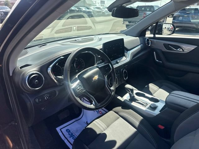 Used 2025 Chevrolet Blazer LT FWD image 9