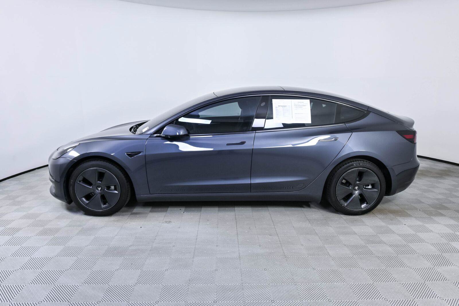 Used 2023 Tesla Model 3 Standard Range RWD image 2