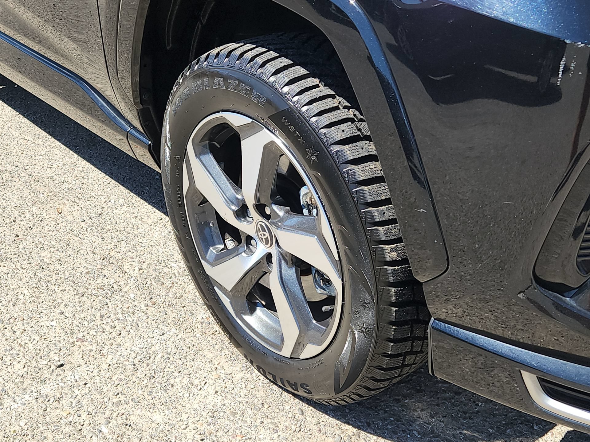 Used 2023 Toyota RAV4 SE w/ Weather & Moonroof Package AWD/4WD image 19