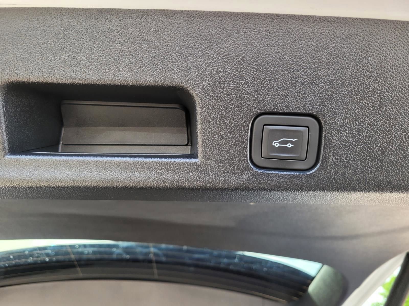 Used 2024 Chevrolet Traverse LT image 15