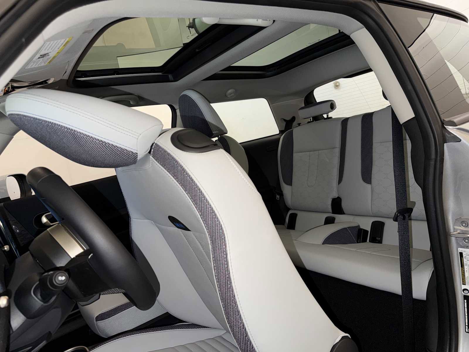 Certified 2025 MINI Cooper S image 21