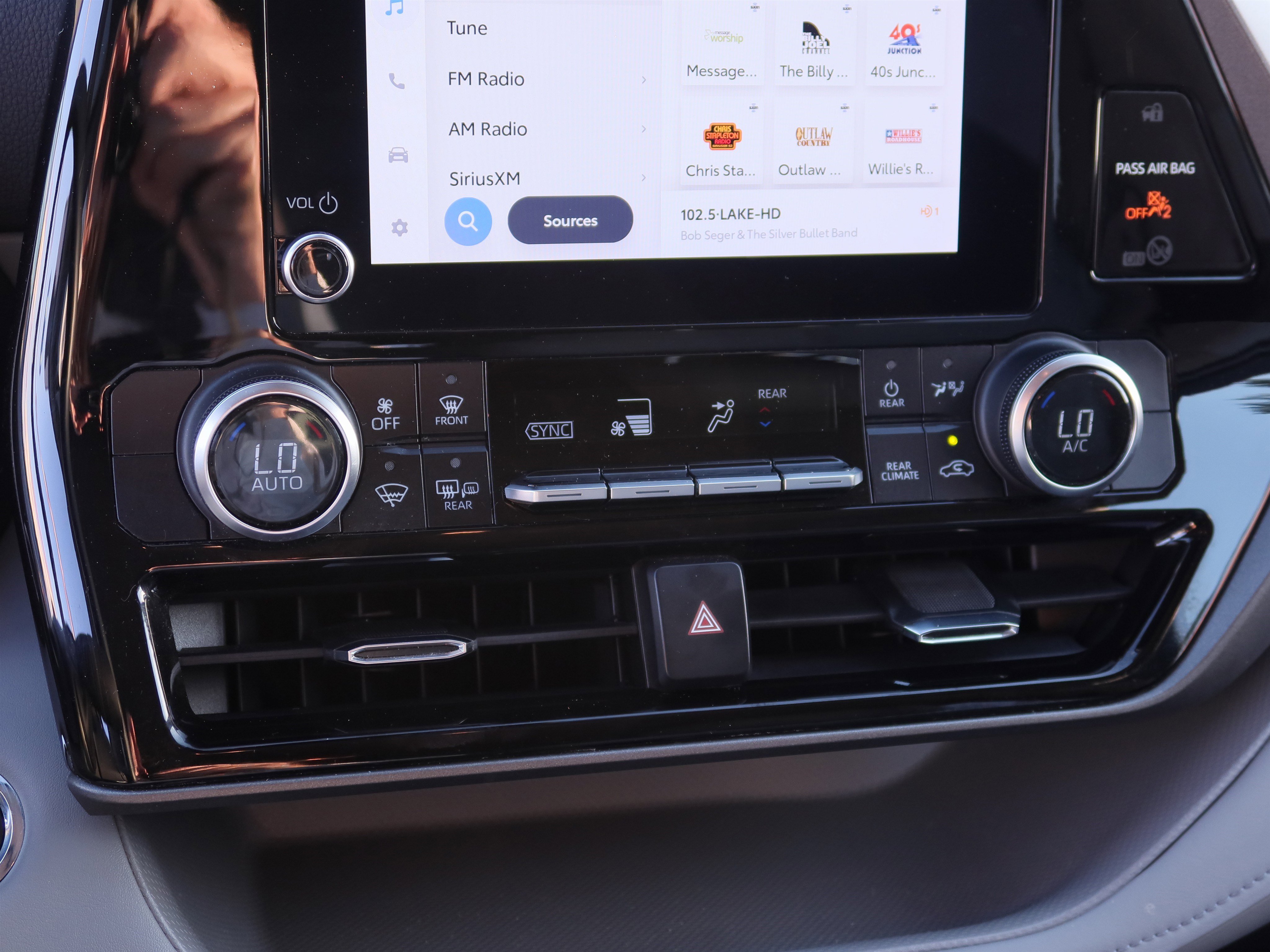 Used 2023 Toyota Highlander LE image 22