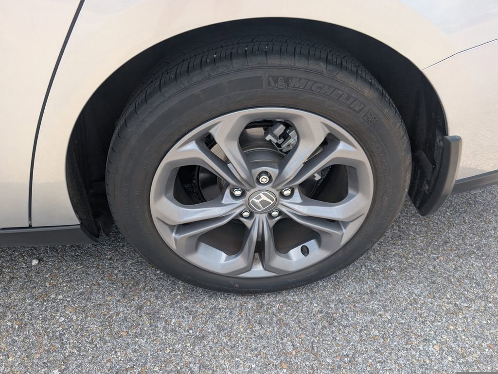 Used 2024 Honda Accord EX image 29