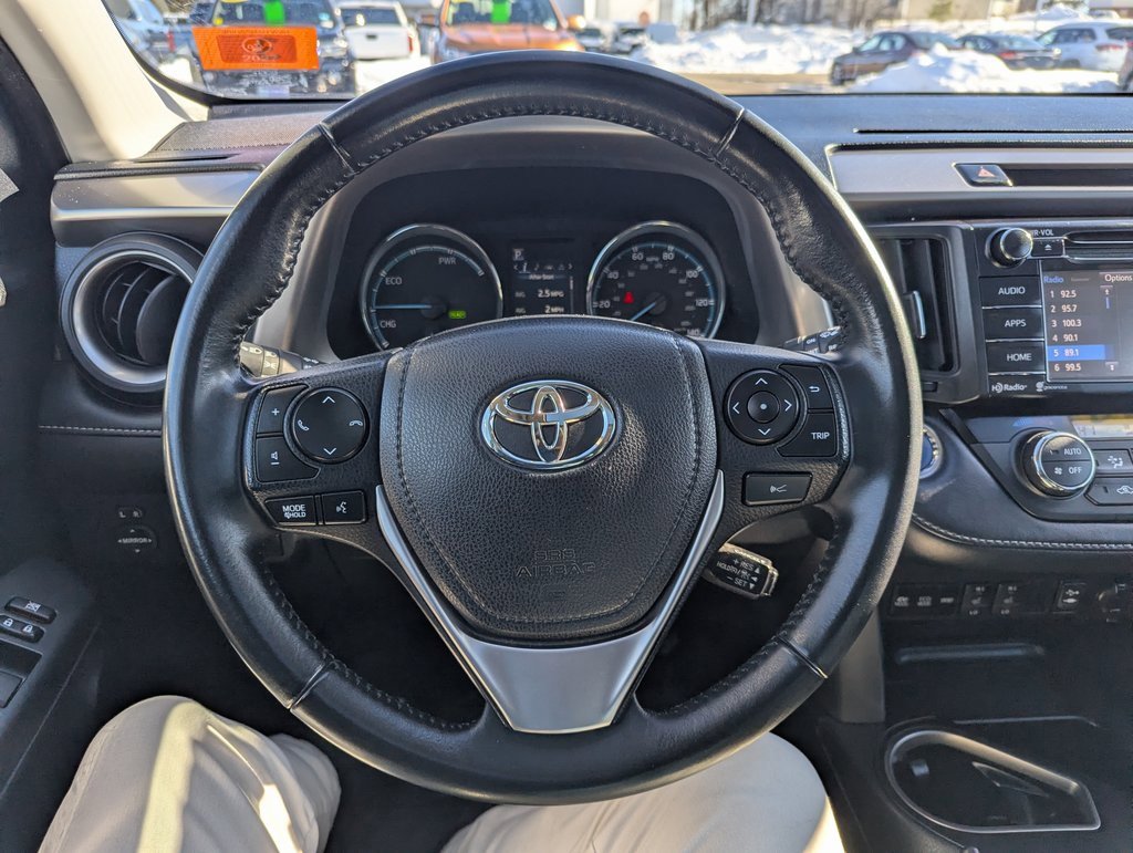 Used 2018 Toyota RAV4 XLE image 25
