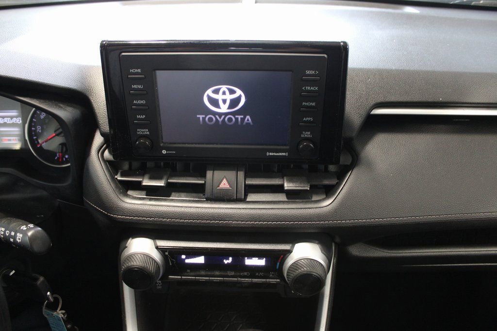 Used 2021 Toyota RAV4 LE image 24