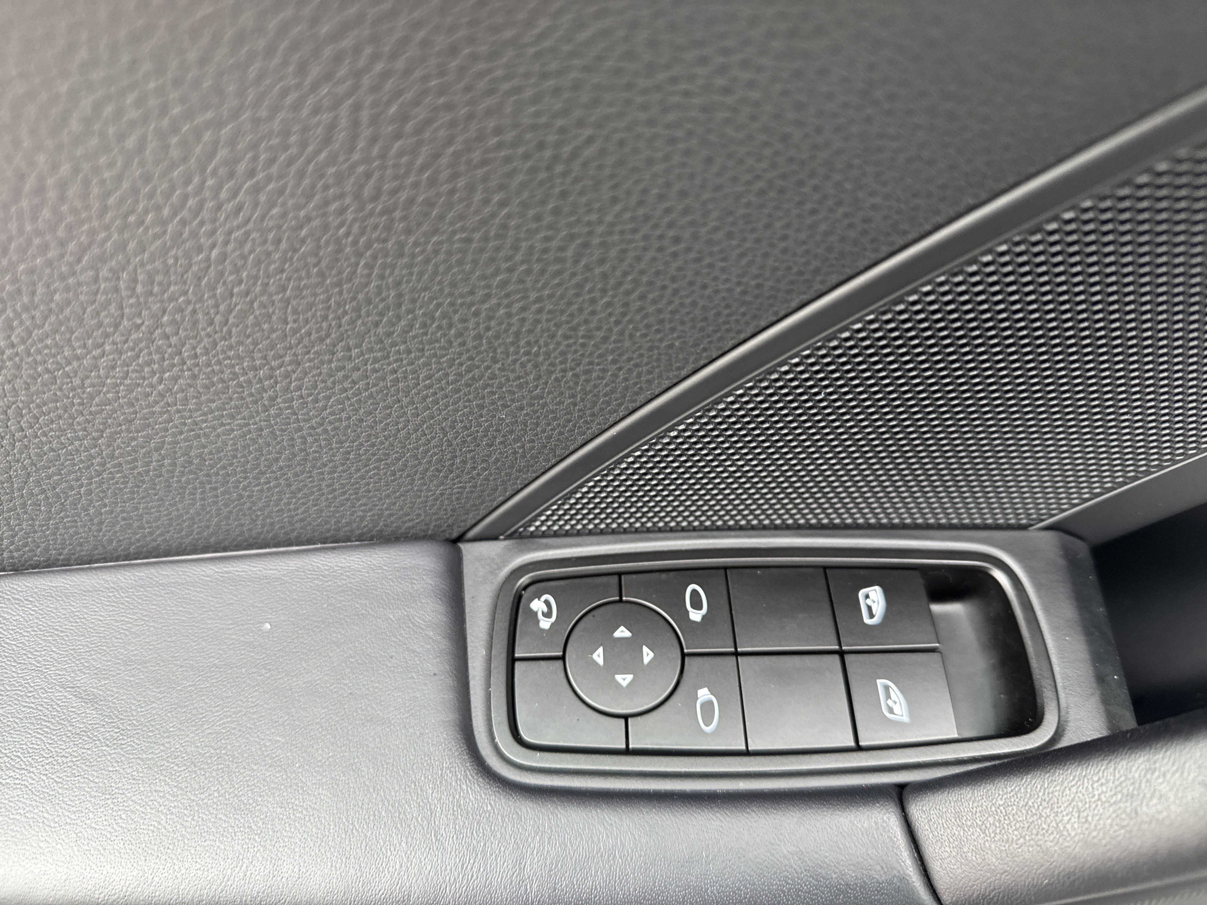 Used 2024 Porsche 911 Carrera w/ Premium Package image 15