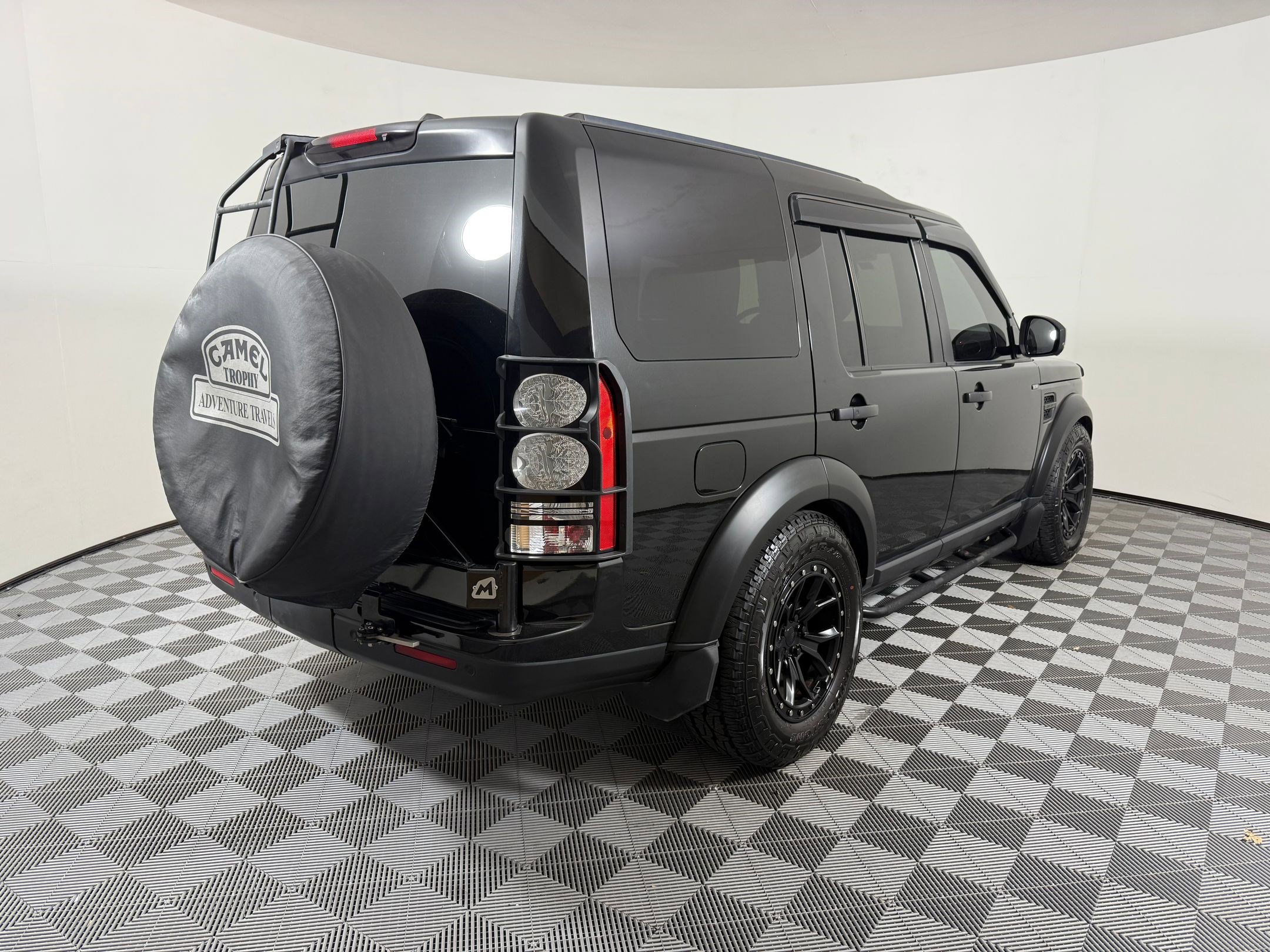 Used 2016 Land Rover LR4 HSE image 9