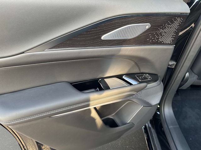 New 2026 Cadillac Lyriq V w/ LPO, Onyx Lite Package AWD/4WD image 10