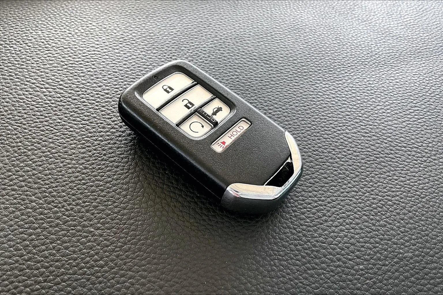 Used 2018 Honda Accord EX image 32