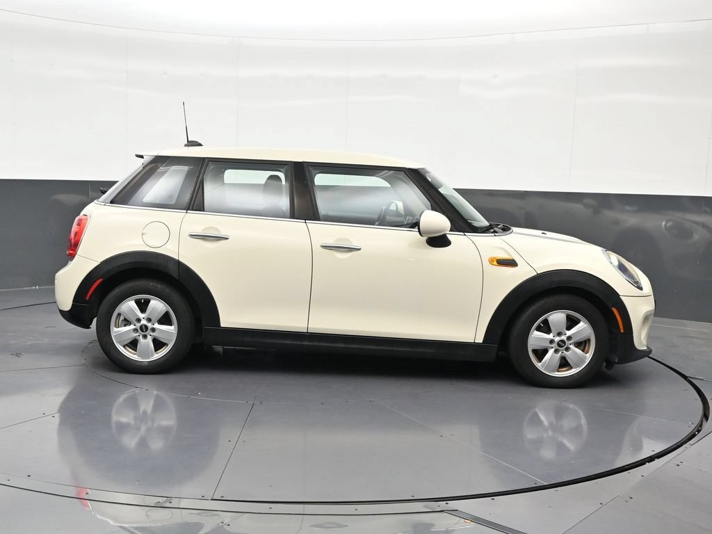 Used 2019 MINI Cooper 4-Door Hardtop w/ Signature Upholstery Package FWD image 7