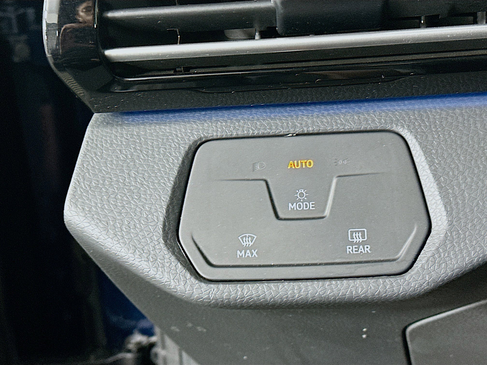Used 2023 Volkswagen ID.4 Pro RWD image 16